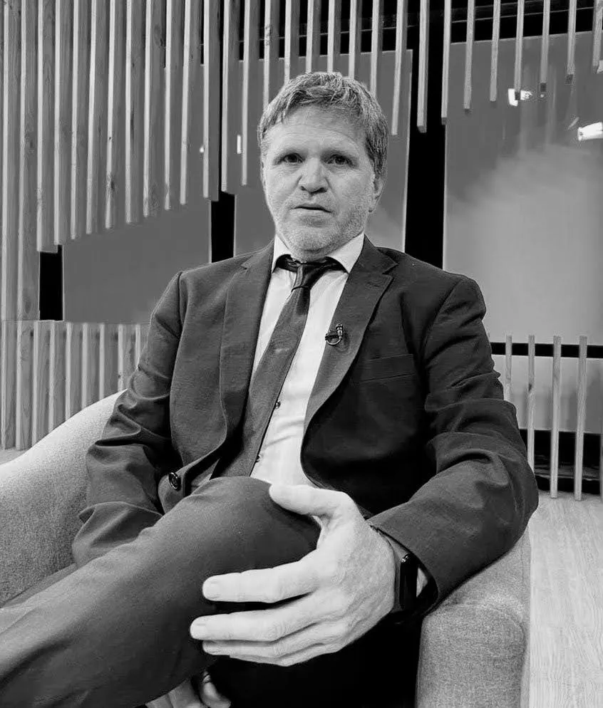 El Dr. Facundo Pérez Lloveras en el estudio
